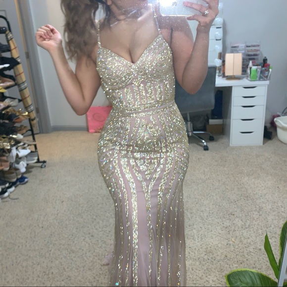 ✨Luxurious Rose Gold mermaid sparkly prom dress✨ - Picture 6 of 8